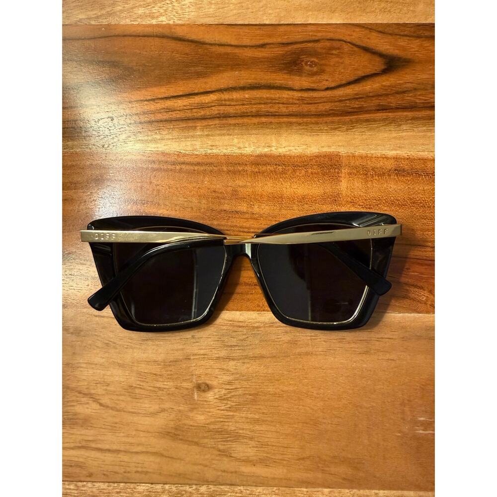 DIFF EYEWEAR WOMENS BECKY IV CAT EYE POLARIZED SUNGLASSES BLACK  GOLD INLAY - Picture 2 of 5